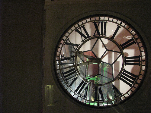Cadran d'une horloge ancienne.
