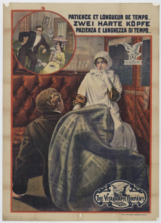 Affiche de film représentant deux hommes face à deux femmes dans deux situations différentes.